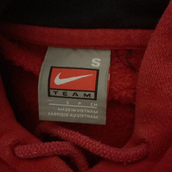 Manchester United Nike hoodie - Picture 3 of 3